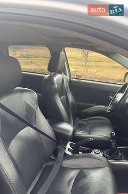 Внедорожник / Кроссовер Mitsubishi Outlander XL 2010 в 
