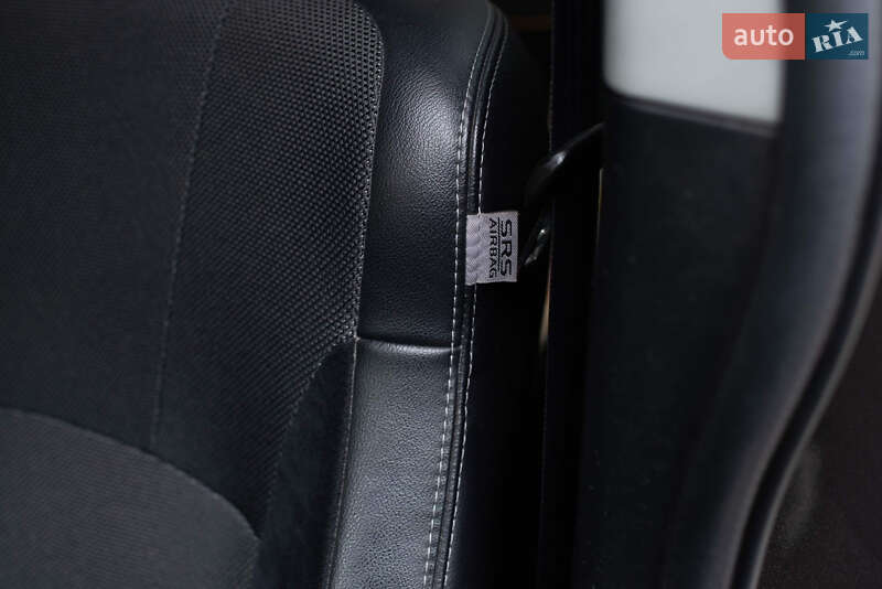 Внедорожник / Кроссовер Mitsubishi Outlander XL 2010 в Киеве