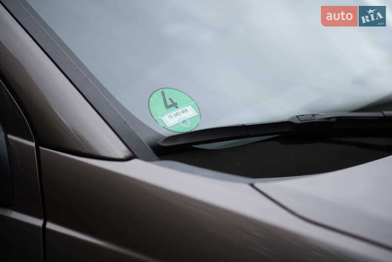 Внедорожник / Кроссовер Mitsubishi Outlander XL 2010 в Киеве