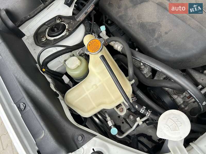 Внедорожник / Кроссовер Mitsubishi Outlander XL 2010 в Ивано-Франковске