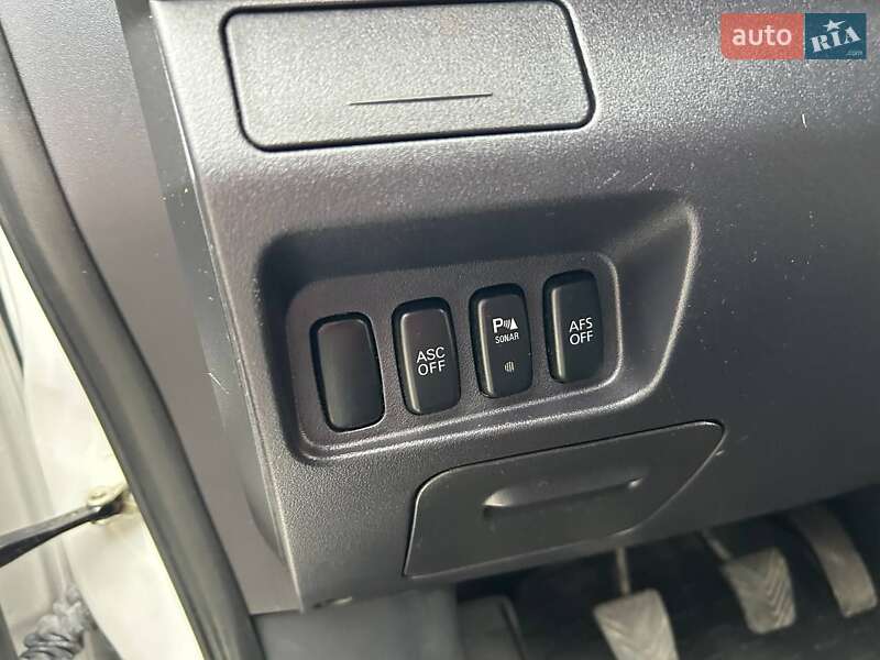 Внедорожник / Кроссовер Mitsubishi Outlander XL 2010 в Ивано-Франковске