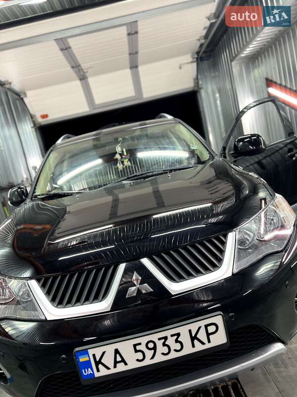 Позашляховик / Кросовер Mitsubishi Outlander XL 2007 в Києві
