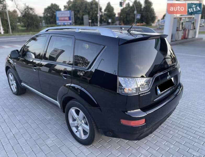 Позашляховик / Кросовер Mitsubishi Outlander XL 2007 в Києві