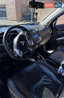 Внедорожник / Кроссовер Mitsubishi Outlander XL 2007 в 