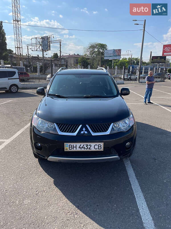 Позашляховик / Кросовер Mitsubishi Outlander XL 2008 в 