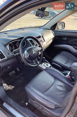 Позашляховик / Кросовер Mitsubishi Outlander XL 2008 в 