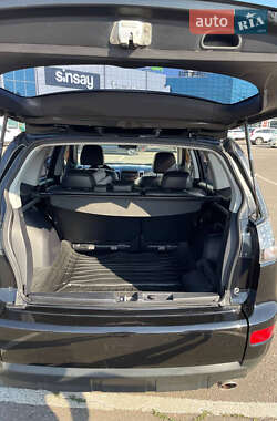 Позашляховик / Кросовер Mitsubishi Outlander XL 2008 в 