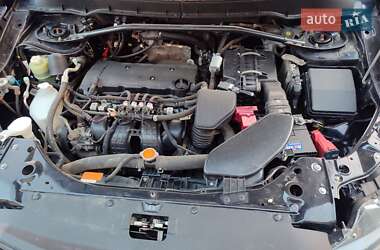 Внедорожник / Кроссовер Mitsubishi Outlander XL 2011 в 