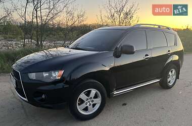 Внедорожник / Кроссовер Mitsubishi Outlander XL 2010 в Черновцах