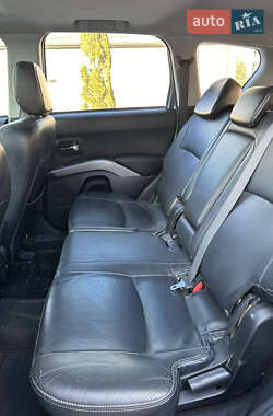 Позашляховик / Кросовер Mitsubishi Outlander XL 2007 в 