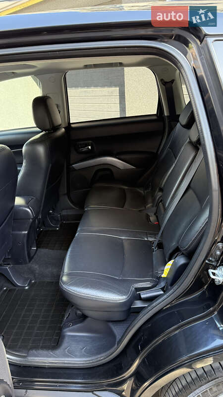 Внедорожник / Кроссовер Mitsubishi Outlander XL 2009 в Белой Церкви