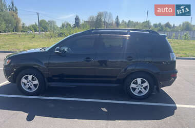 Позашляховик / Кросовер Mitsubishi Outlander XL 2010 в 