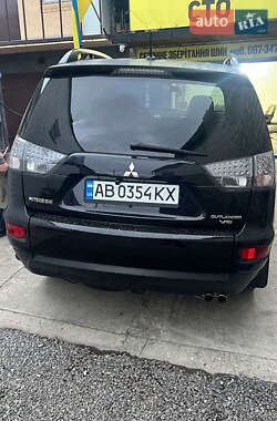 Позашляховик / Кросовер Mitsubishi Outlander XL 2010 в 