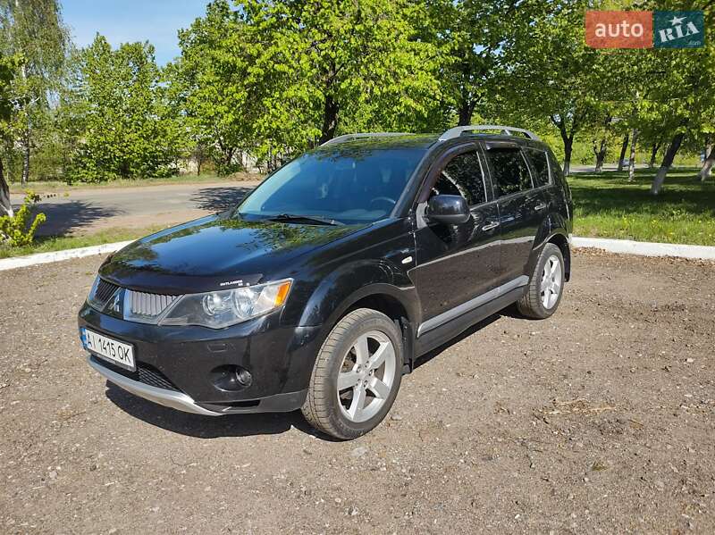 Позашляховик / Кросовер Mitsubishi Outlander XL 2009 в Чернігові