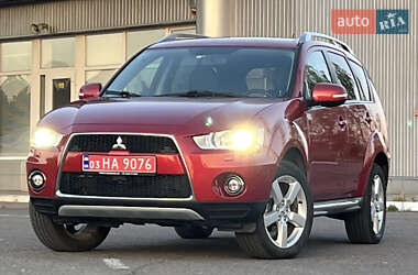 Позашляховик / Кросовер Mitsubishi Outlander XL 2010 в Рівному