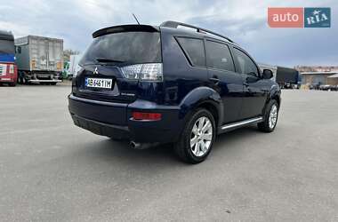 Позашляховик / Кросовер Mitsubishi Outlander XL 2011 в 
