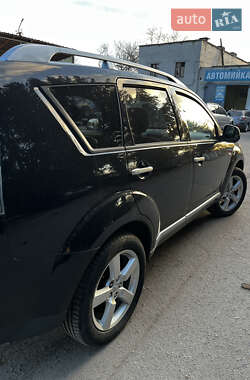 Позашляховик / Кросовер Mitsubishi Outlander XL 2008 в 