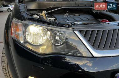 Позашляховик / Кросовер Mitsubishi Outlander XL 2008 в 