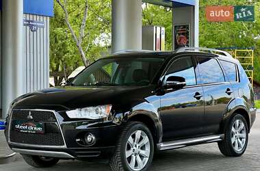 Позашляховик / Кросовер Mitsubishi Outlander XL 2010 в 
