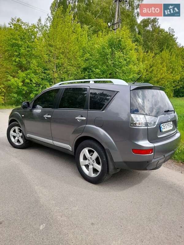 Позашляховик / Кросовер Mitsubishi Outlander XL 2008 в Ріпках