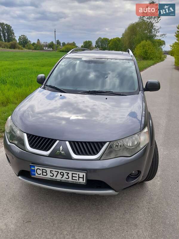 Позашляховик / Кросовер Mitsubishi Outlander XL 2008 в Ріпках