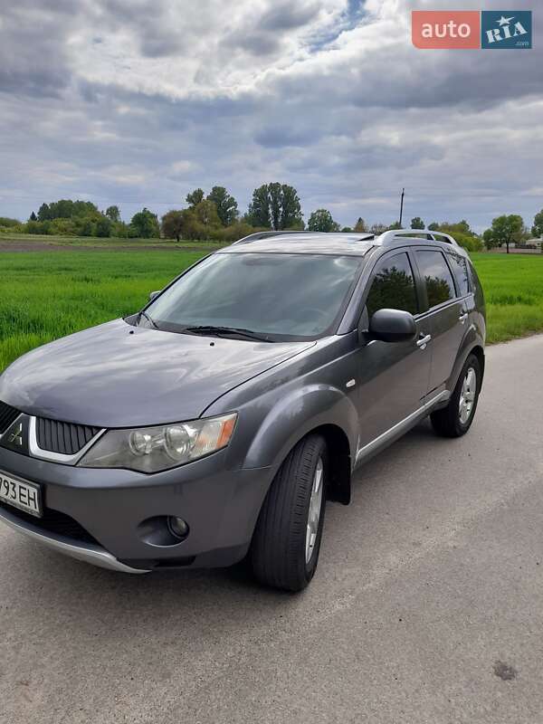 Позашляховик / Кросовер Mitsubishi Outlander XL 2008 в Ріпках