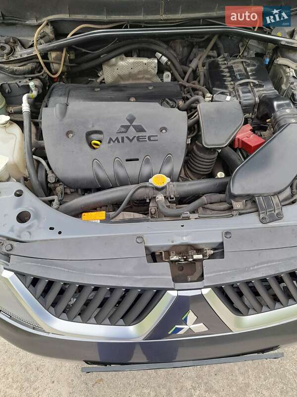 Позашляховик / Кросовер Mitsubishi Outlander XL 2008 в Ріпках