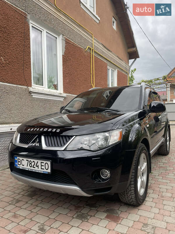 Внедорожник / Кроссовер Mitsubishi Outlander XL 2008 в Самборе