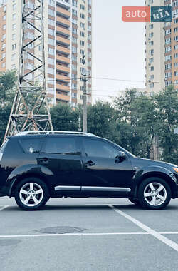 Внедорожник / Кроссовер Mitsubishi Outlander XL 2008 в 