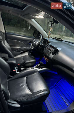 Внедорожник / Кроссовер Mitsubishi Outlander XL 2008 в 