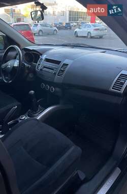Внедорожник / Кроссовер Mitsubishi Outlander XL 2009 в 