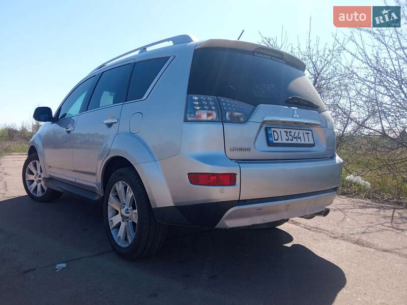 Внедорожник / Кроссовер Mitsubishi Outlander XL 2008 в Нежине