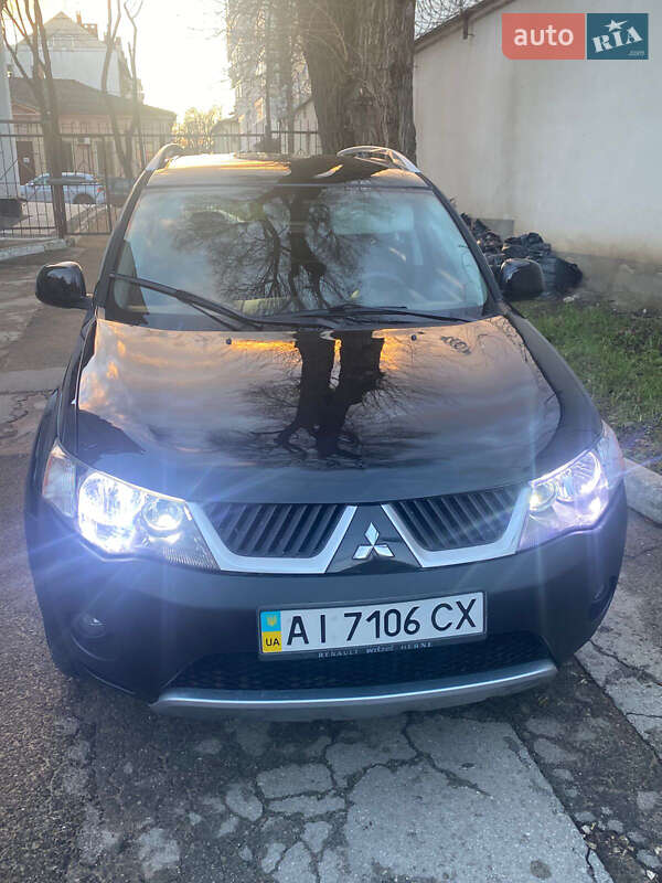 Позашляховик / Кросовер Mitsubishi Outlander XL 2008 в Одесі