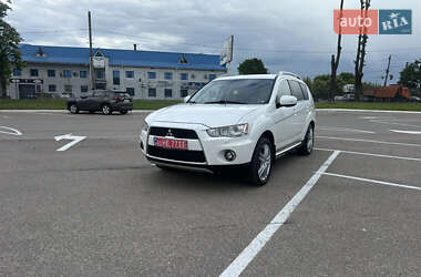 Внедорожник / Кроссовер Mitsubishi Outlander XL 2010 в 