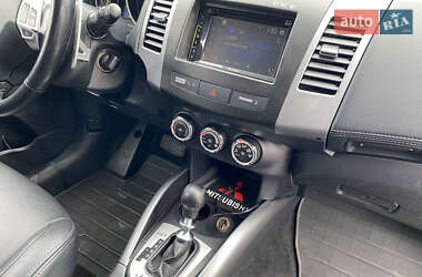 Внедорожник / Кроссовер Mitsubishi Outlander XL 2009 в 