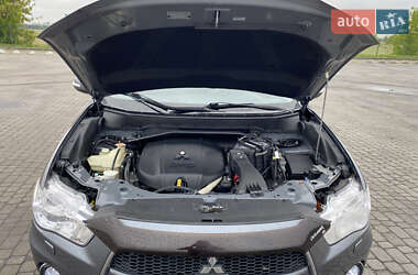 Внедорожник / Кроссовер Mitsubishi Outlander XL 2009 в 