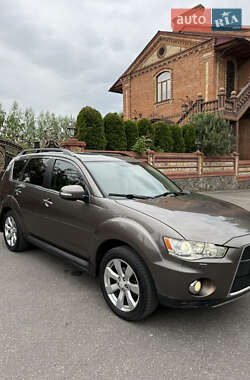 Внедорожник / Кроссовер Mitsubishi Outlander XL 2012 в 