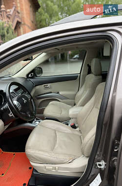 Внедорожник / Кроссовер Mitsubishi Outlander XL 2012 в 