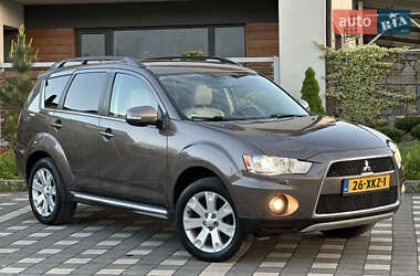Внедорожник / Кроссовер Mitsubishi Outlander XL 2011 в 