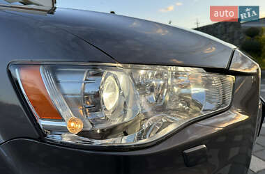 Внедорожник / Кроссовер Mitsubishi Outlander XL 2011 в 
