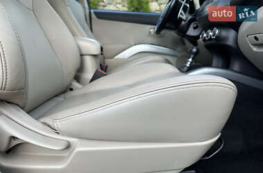 Внедорожник / Кроссовер Mitsubishi Outlander XL 2011 в 