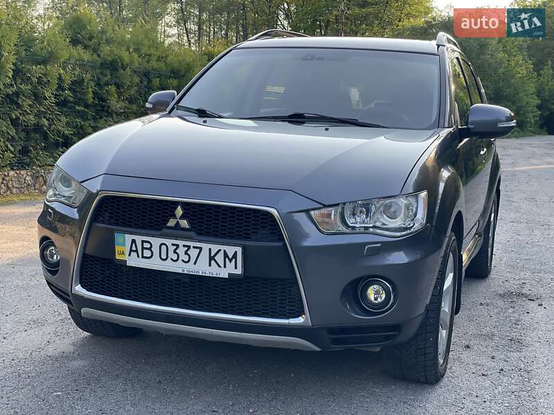 Внедорожник / Кроссовер Mitsubishi Outlander XL 2011 в Виннице