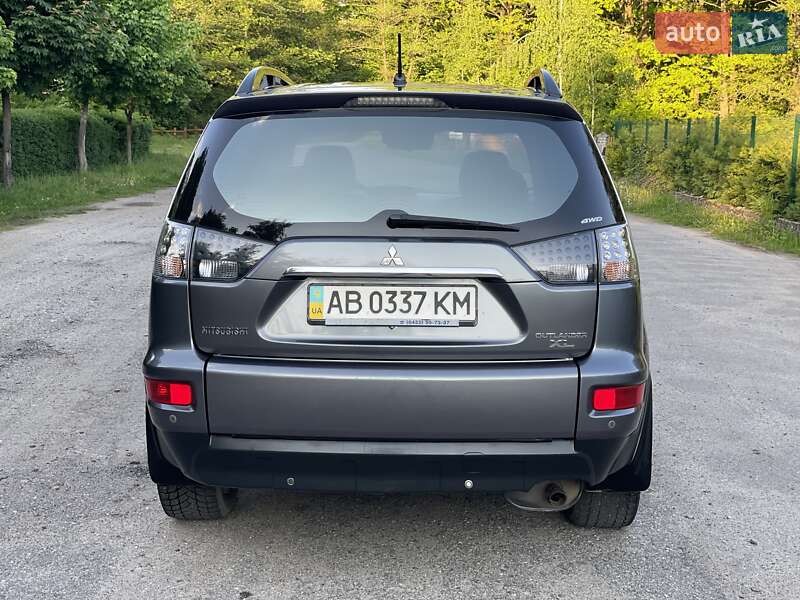 Внедорожник / Кроссовер Mitsubishi Outlander XL 2011 в Виннице