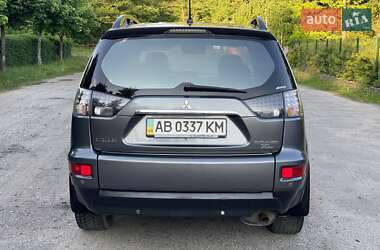 Внедорожник / Кроссовер Mitsubishi Outlander XL 2011 в 