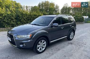 Внедорожник / Кроссовер Mitsubishi Outlander XL 2011 в 