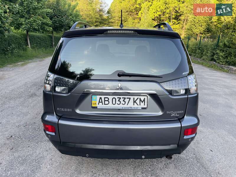 Внедорожник / Кроссовер Mitsubishi Outlander XL 2011 в Виннице