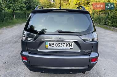 Внедорожник / Кроссовер Mitsubishi Outlander XL 2011 в 