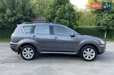 Внедорожник / Кроссовер Mitsubishi Outlander XL 2011 в 