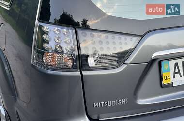 Внедорожник / Кроссовер Mitsubishi Outlander XL 2011 в 