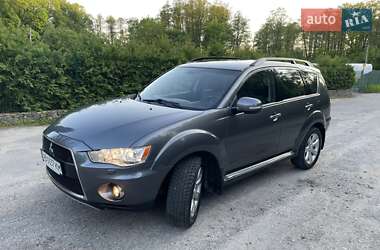 Внедорожник / Кроссовер Mitsubishi Outlander XL 2011 в 